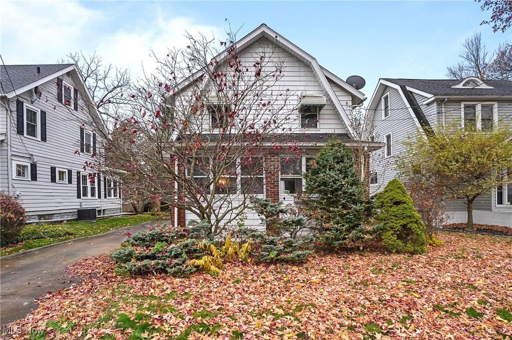 1128 Sackett Avenue, Cuyahoga Falls, OH 44223