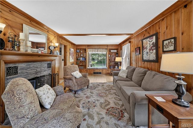 5352 Onondaga Road, Camillus, NY 13031
