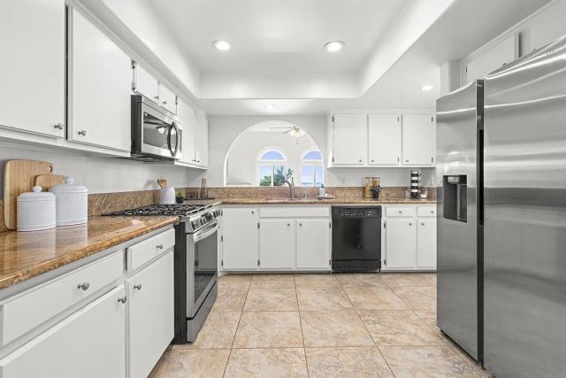 2702 Bay Canyon Ct, San Diego, CA 92117