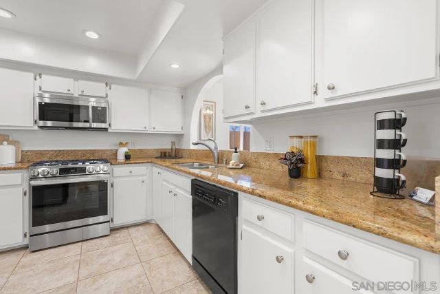 2702 Bay Canyon Ct, San Diego, CA 92117