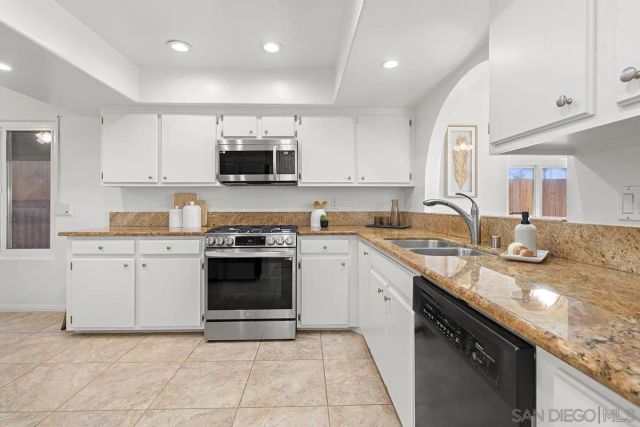 2702 Bay Canyon Ct, San Diego, CA 92117