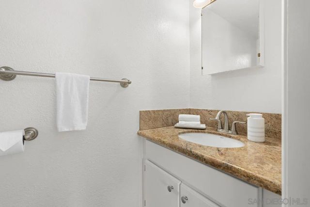 2702 Bay Canyon Ct, San Diego, CA 92117