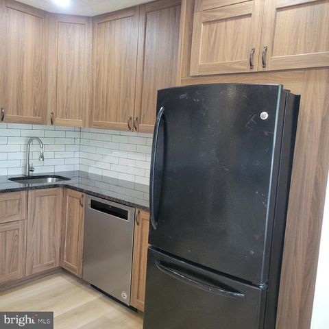 11 HARRIS CT, Lawrenceville, NJ 08648