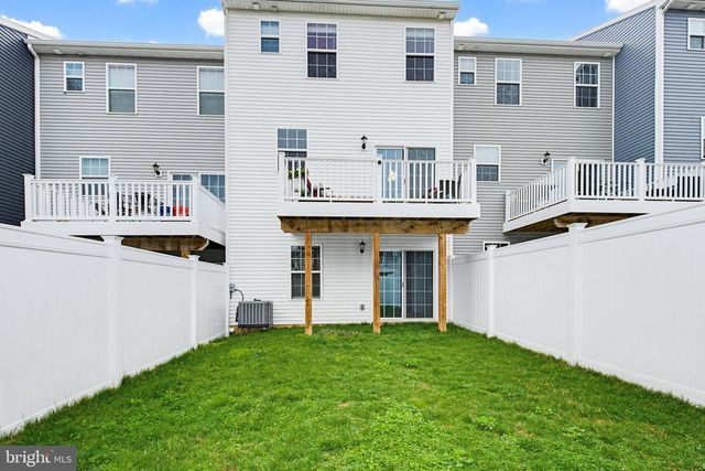 94 HUDSON BLVD, Red Lion, PA 17356