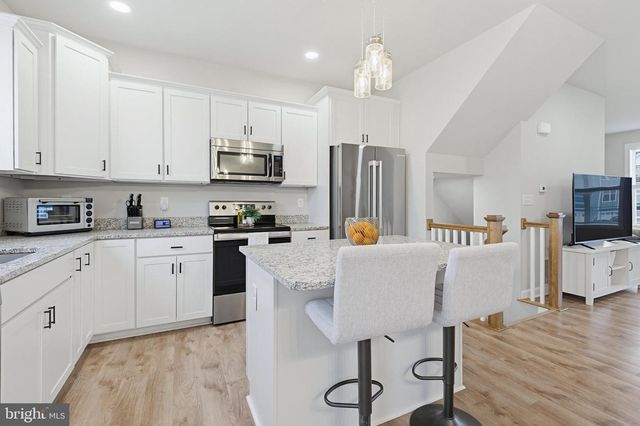 94 HUDSON BLVD, Red Lion, PA 17356