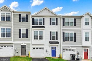 94 HUDSON BLVD, Red Lion, PA 17356