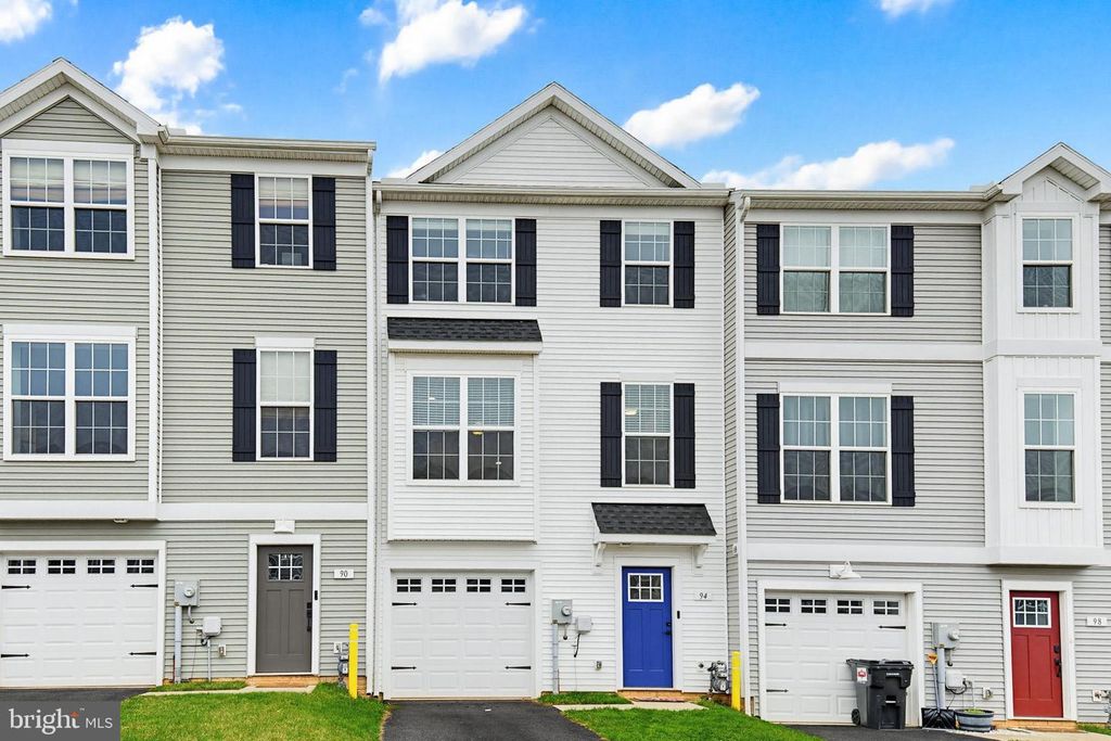 94 HUDSON BLVD, Red Lion, PA 17356