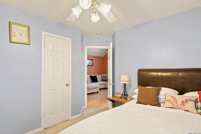 902 POINT RUN DR, Pflugerville, TX 78660