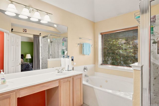 902 POINT RUN DR, Pflugerville, TX 78660