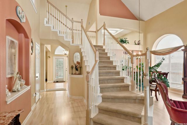 902 POINT RUN DR, Pflugerville, TX 78660