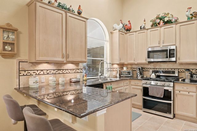 902 POINT RUN DR, Pflugerville, TX 78660