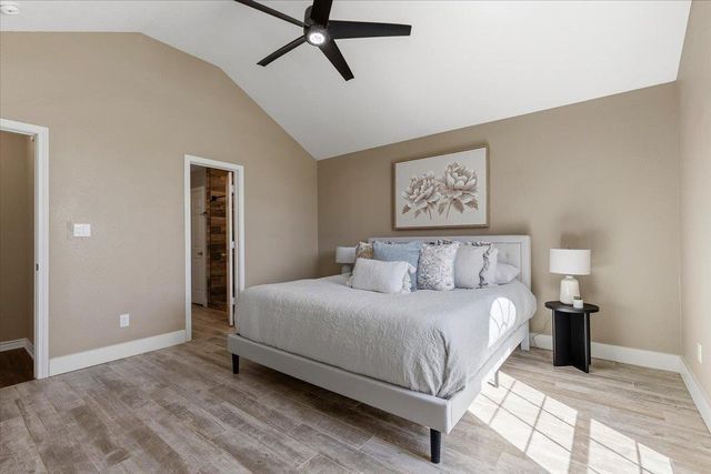 109 Bonham LN, Paige, TX 78659