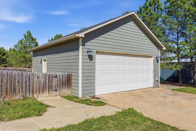 109 Bonham LN, Paige, TX 78659