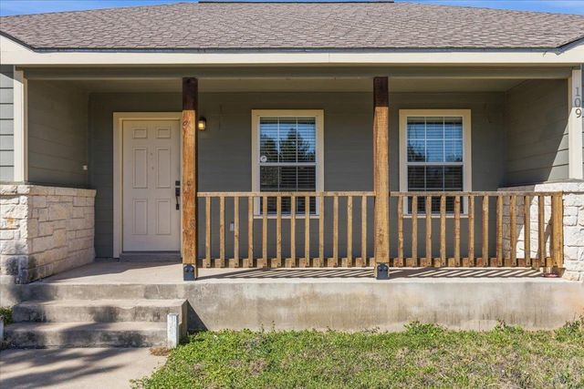 109 Bonham LN, Paige, TX 78659