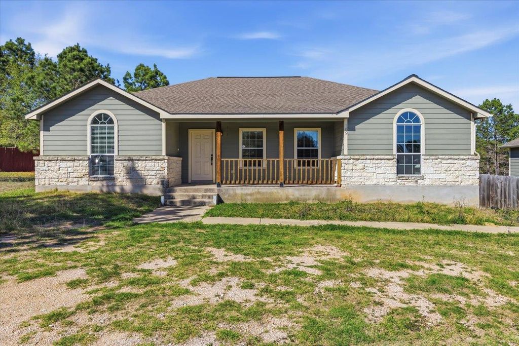 109 Bonham LN, Paige, TX 78659