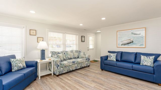 510 Hillside Dr. S., North Myrtle Beach, SC 29582