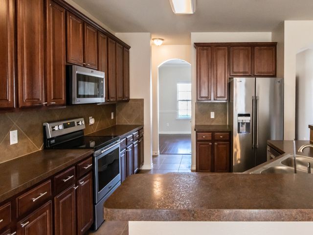472 Northbrook Avenue, Oak Point, TX 75068