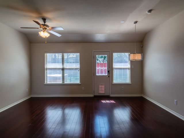 472 Northbrook Avenue, Oak Point, TX 75068