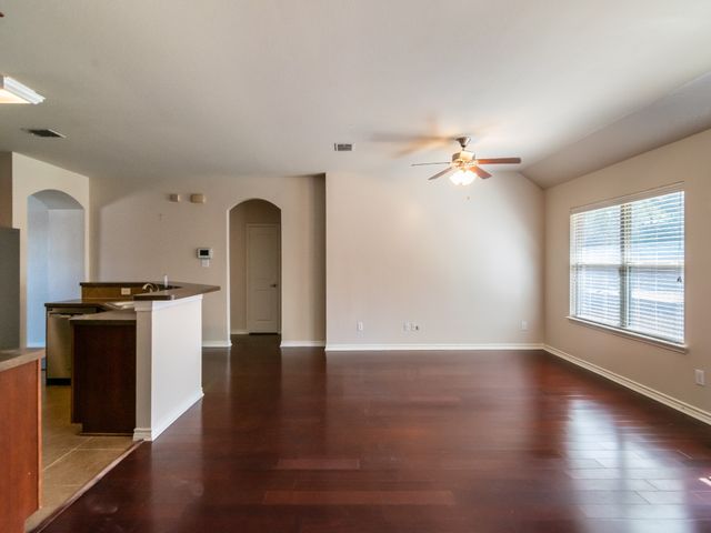 472 Northbrook Avenue, Oak Point, TX 75068