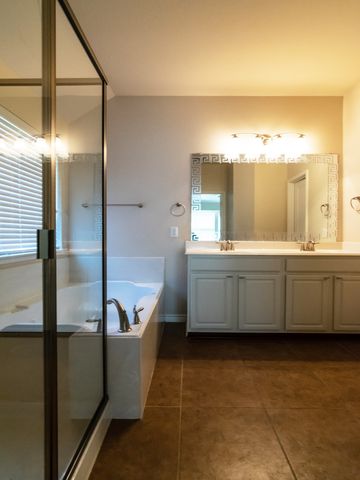 472 Northbrook Avenue, Oak Point, TX 75068