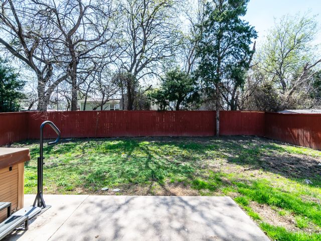472 Northbrook Avenue, Oak Point, TX 75068