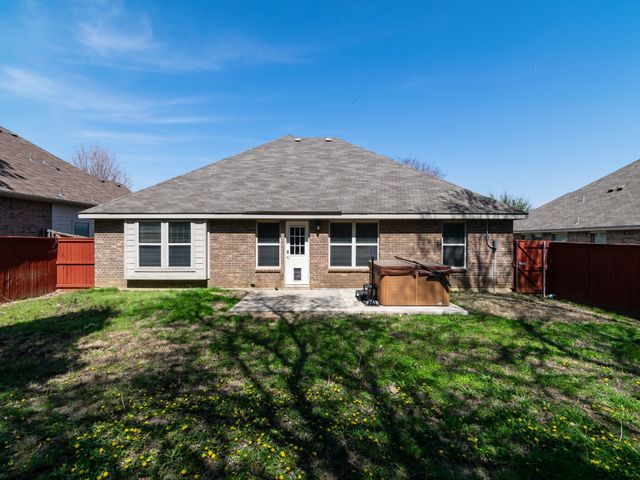 472 Northbrook Avenue, Oak Point, TX 75068