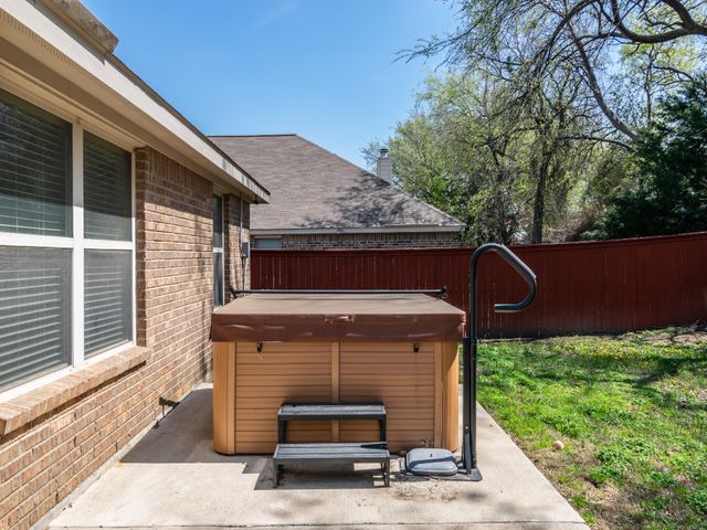 472 Northbrook Avenue, Oak Point, TX 75068