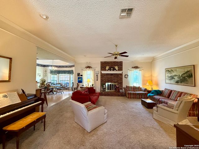 820 Chula Vista, Karnes City, TX 78118