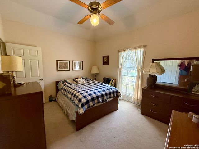 820 Chula Vista, Karnes City, TX 78118