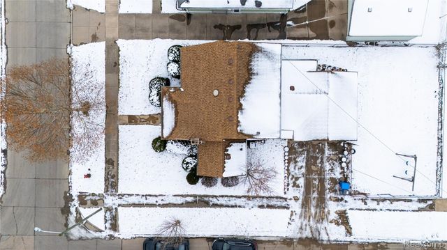 20602 Powers Avenue, Dearborn Heights, MI 48125