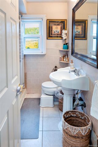 20602 Powers Avenue, Dearborn Heights, MI 48125