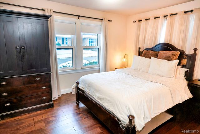 20602 Powers Avenue, Dearborn Heights, MI 48125