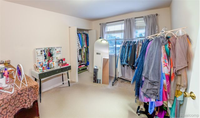 20602 Powers Avenue, Dearborn Heights, MI 48125