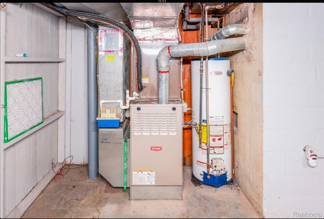 20602 Powers Avenue, Dearborn Heights, MI 48125