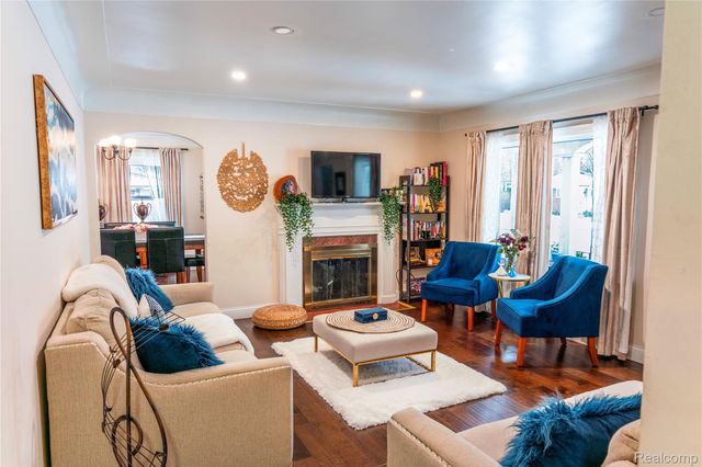 20602 Powers Avenue, Dearborn Heights, MI 48125