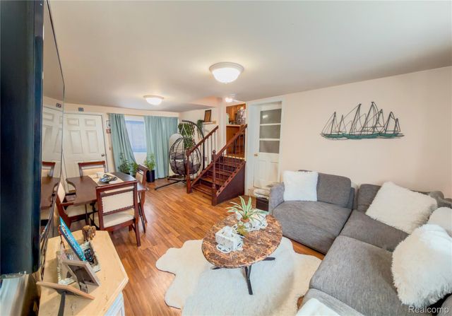 20602 Powers Avenue, Dearborn Heights, MI 48125