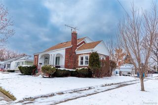 20602 Powers Avenue, Dearborn Heights, MI 48125