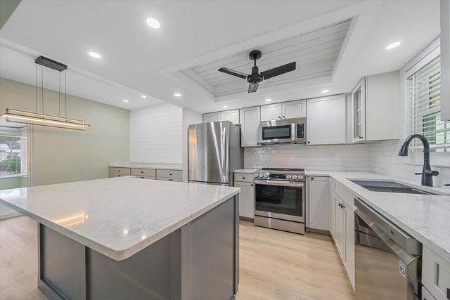5865 TIDEWOOD AVENUE 8, Sarasota, FL 34231