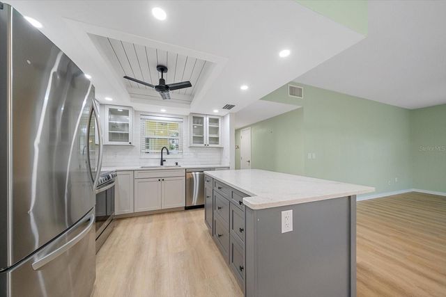 5865 TIDEWOOD AVENUE 8, Sarasota, FL 34231