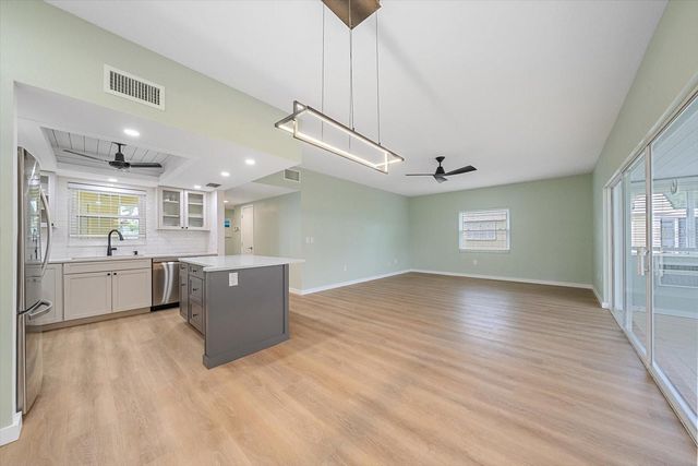 5865 TIDEWOOD AVENUE 8, Sarasota, FL 34231