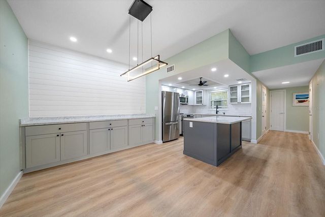 5865 TIDEWOOD AVENUE 8, Sarasota, FL 34231
