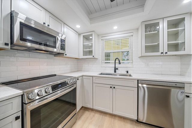 5865 TIDEWOOD AVENUE 8, Sarasota, FL 34231