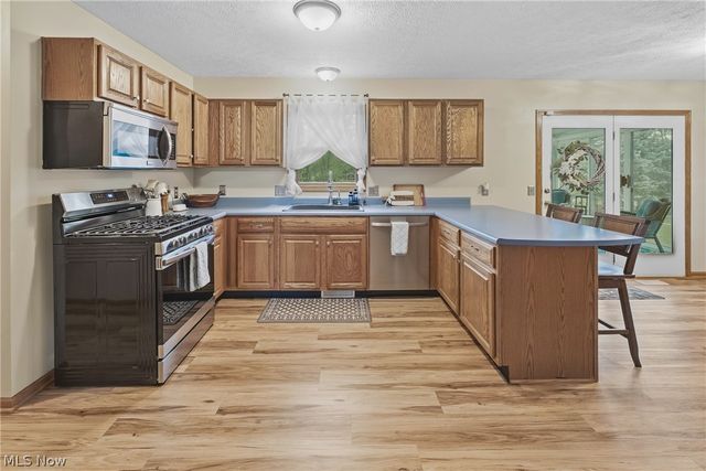 6295 Plum Street NE, Louisville, OH 44641