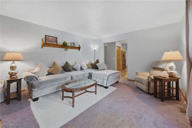 6295 Plum Street NE, Louisville, OH 44641