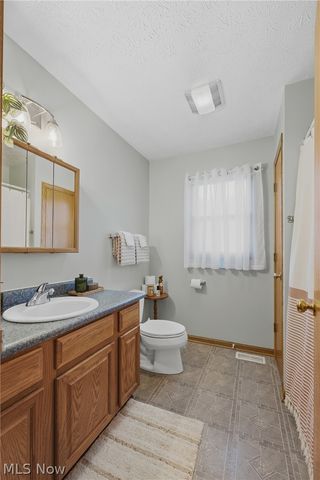 6295 Plum Street NE, Louisville, OH 44641