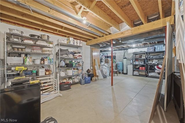 6295 Plum Street NE, Louisville, OH 44641