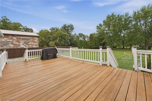 6295 Plum Street NE, Louisville, OH 44641