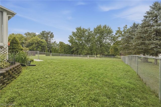 6295 Plum Street NE, Louisville, OH 44641