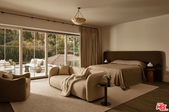 15620 Woodvale Road, Encino (los Angeles), CA 91436