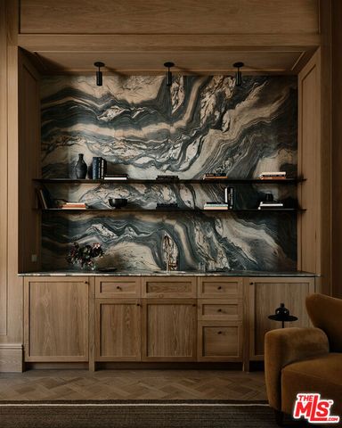 15620 Woodvale Road, Encino (los Angeles), CA 91436